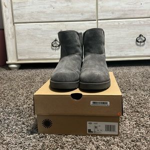 Gray Ugg / W CORY II. / Size 8